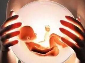 二孩奇迹：16年前冷冻胚胎 今年诞下健康宝宝