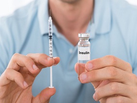 48岁男性血糖升高1年控制不佳1个月 如何制定胰岛素降糖方案？